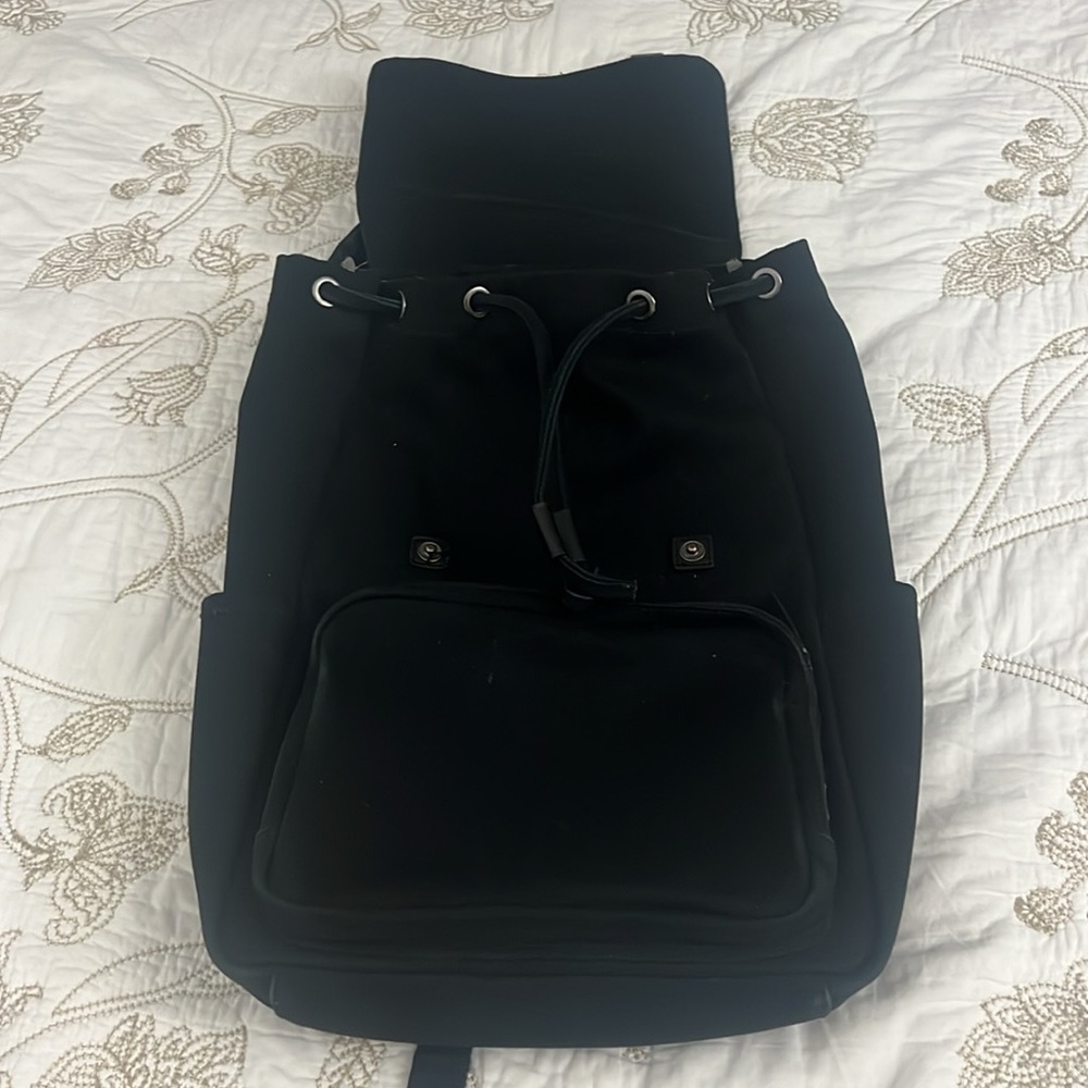 EVERLANE Black Canvas Backpack - Picture 4 of 10